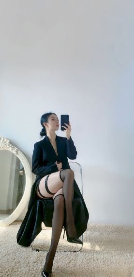 家有蛇仙美貌妻