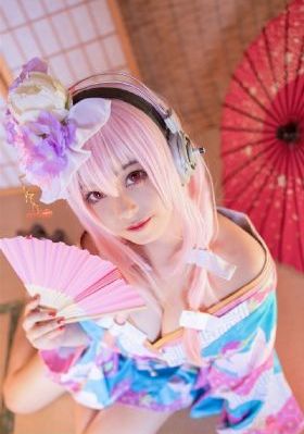 年轻的俄罗斯妈妈